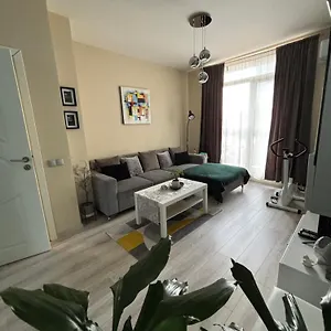  Apartment Modern, Cute And Comfy - Free Private Parking